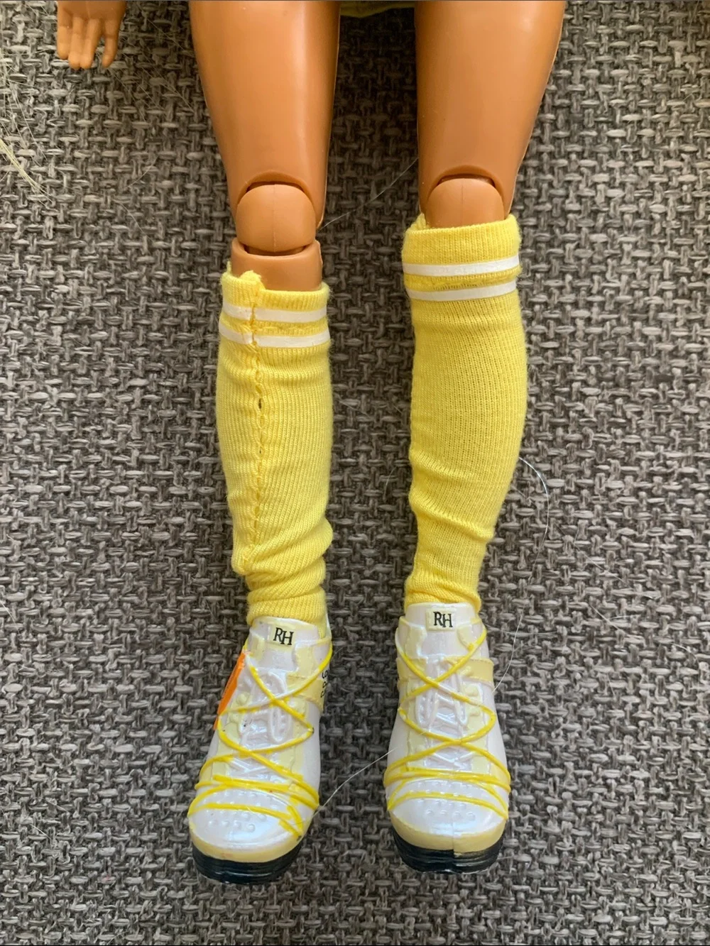 Rainbow High Sunny Madison Cheerleader Doll